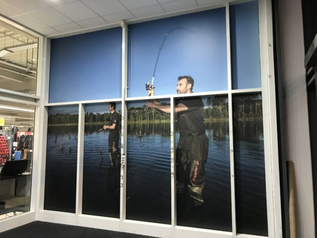 Üvegtakarás horgászokkal.