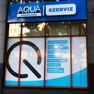 Perforált ablakfólia kirakatüvegre