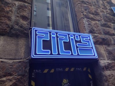 Zizi bár neonled FBI.